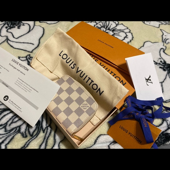 Louis Vuitton Handbags - Authentic Louis Vuitton Damier Azur Zippy